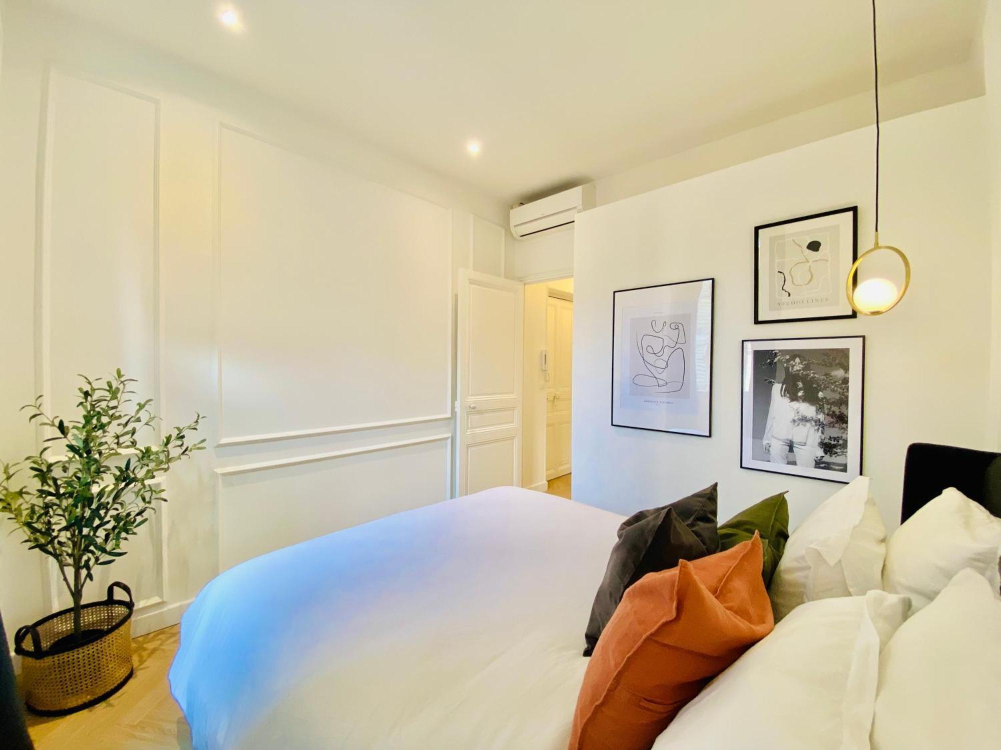 Newly Renovated Apartment With Balcony, Ac, Fiber Internet Monte Carlo Bagian luar foto