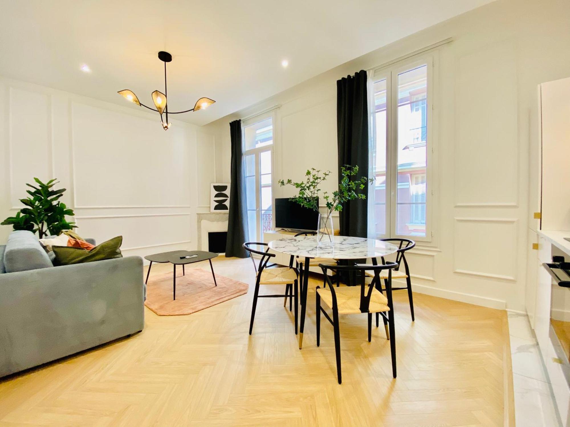 Newly Renovated Apartment With Balcony, Ac, Fiber Internet Monte Carlo Bagian luar foto