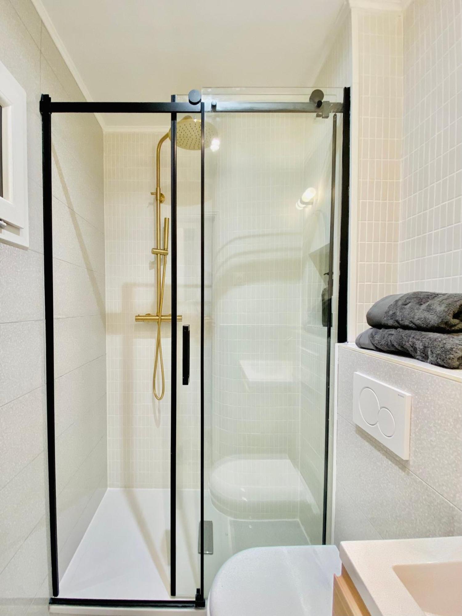 Newly Renovated Apartment With Balcony, Ac, Fiber Internet Monte Carlo Bagian luar foto